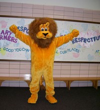 9-18-09LearyLionVisits-002.jpg 9-18-09LearyLionVisits-002.jpg